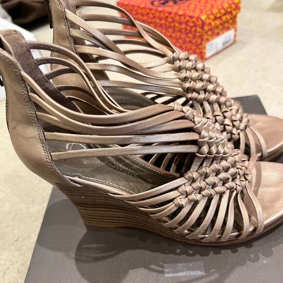 BMakowsky gold  wedge sandals , 7M - Picture 5 of 7